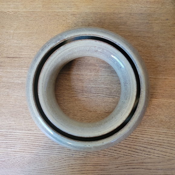 Vintage 1986 Beaver Creek Pottery Floral Arrangment Ring/Pansy Ring, Natural Tan - Picture 2 of 5